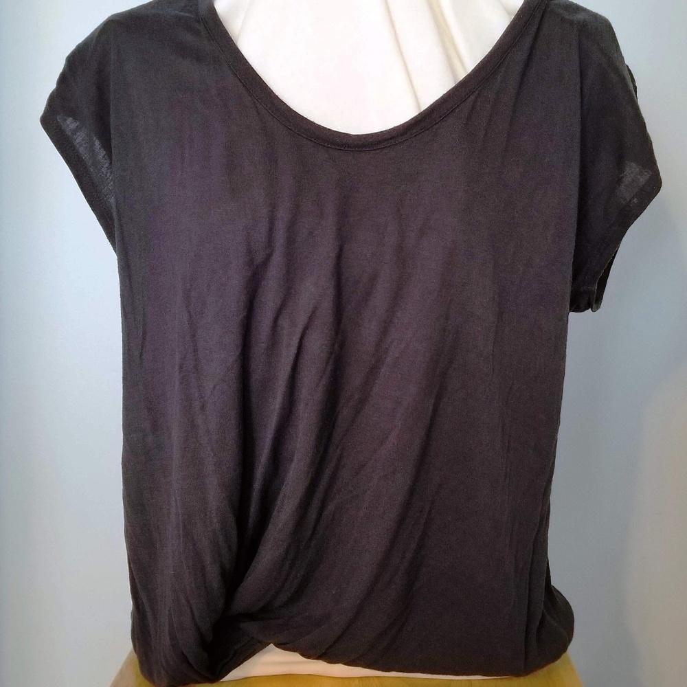 Old Navy tee with elasticized waist, medium